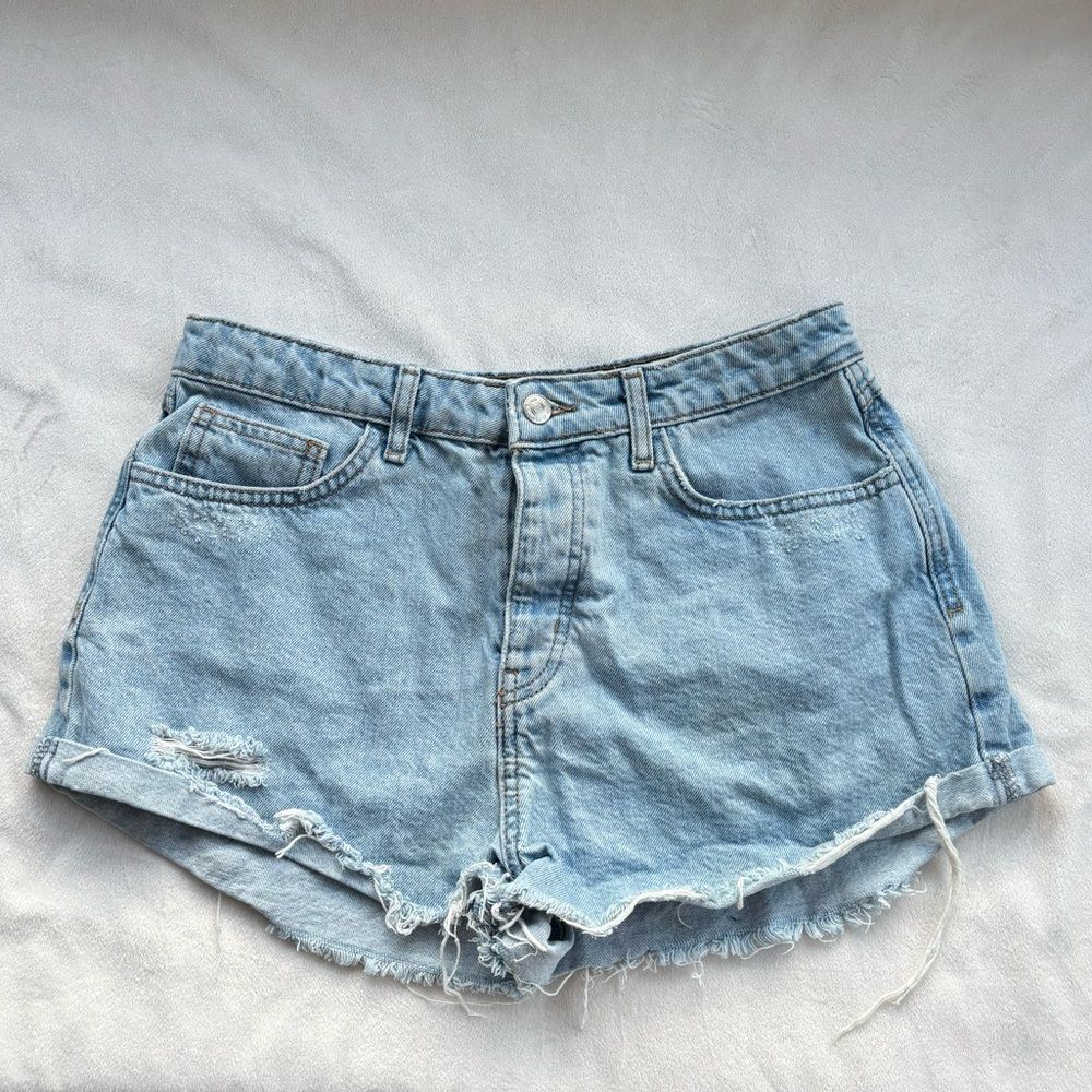 Forever 21 Light Wash Distressed Denim Shorts